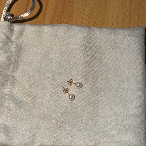 14k pearl stud earrings